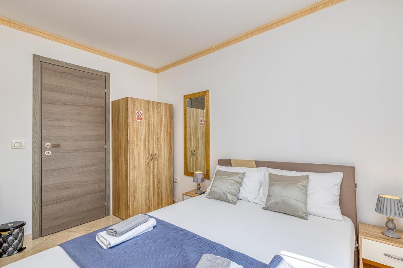 Rooms On Liberty Square Poreč Eksteriør billede