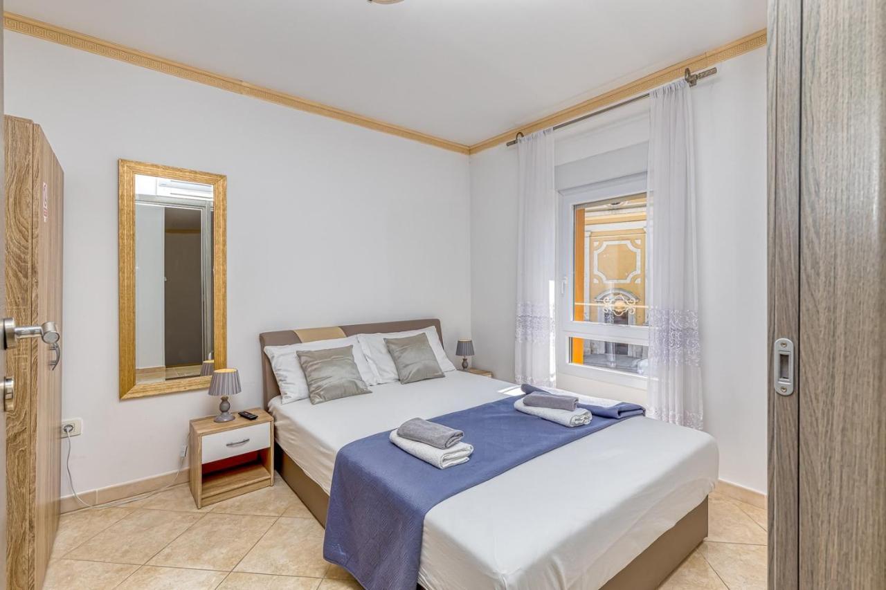 Rooms On Liberty Square Poreč Eksteriør billede
